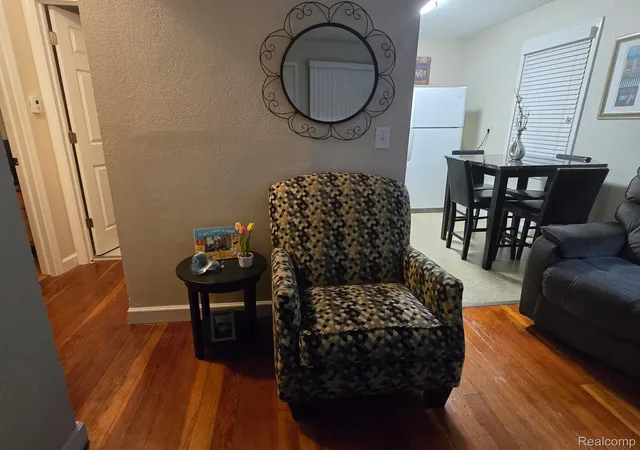 Photo 3 of Single family home for sale at 4196 Gloria St, Wayne, MI 48184 | MLS# 20261082116 | Listing updated on 2026-10-10