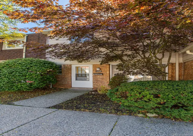 Photo 1 of Condo for sale at 1365 Laurel Valley Dr, Waterford, MI 48327 | MLS# 20261082117 | Listing updated on 2026-10-19