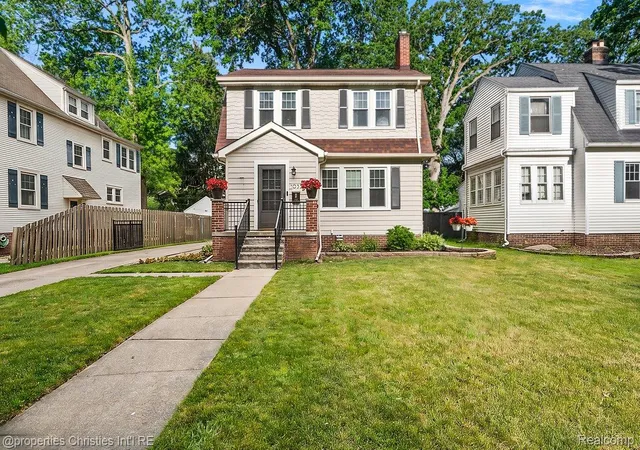Photo 1 of Single family home for sale at 1033 Maplegrove Ave, Royal Oak, MI 48067 | MLS# 20261082119 | Listing updated on 2026-10-21