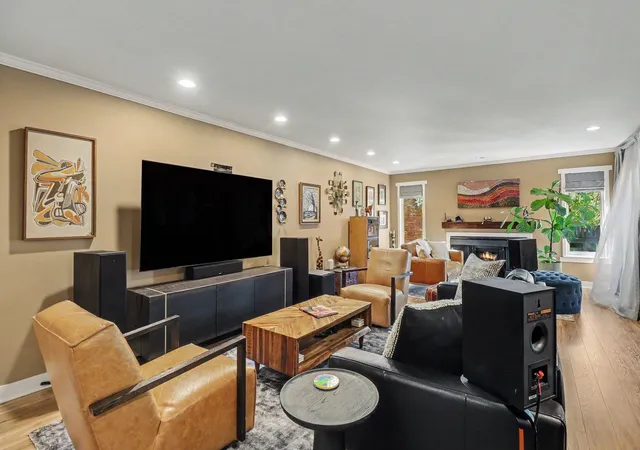 Photo 3 of Condo for sale at 29233 Wellington Ct #61, Southfield, MI 48034 | MLS# 81026054036 | Listing updated on 2026-10-15