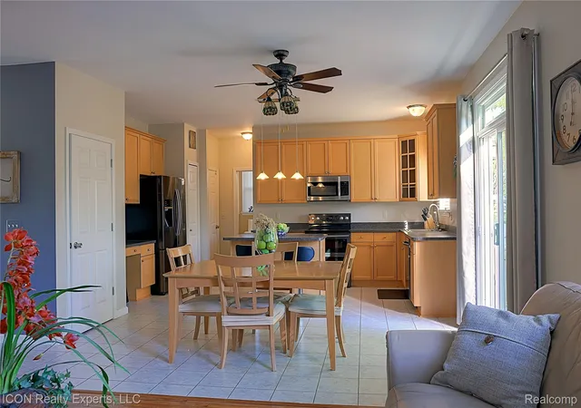 Photo 3 of Single family home for sale at 805 Calgary St, Auburn Hills, MI 48326 | MLS# 20261082120 | Listing updated on 2026-10-19