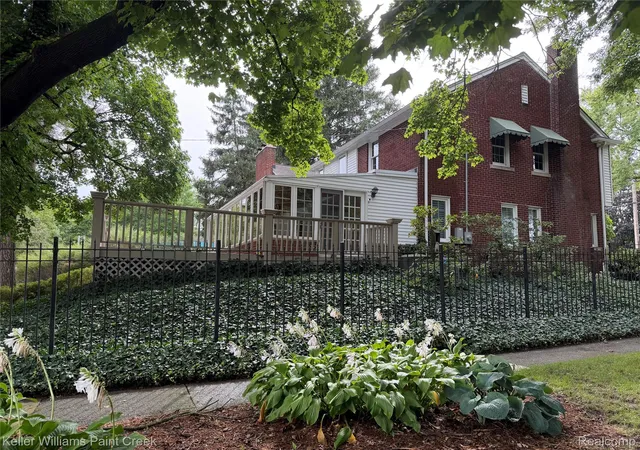 Photo 4 of Single family home for sale at 1405 Wellesley Dr, Mount Clemens, MI 48043 | MLS# 20261082123 | Listing updated on 2026-10-17