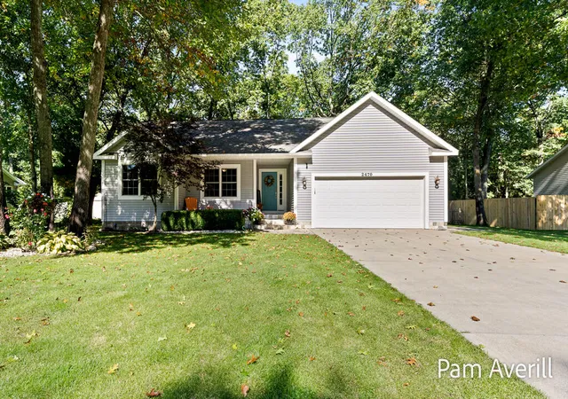 Photo 3 of Single family home for sale at 2470 Hiawatha Trl, Muskegon, MI 49445 | MLS# 71026054041 | Listing updated on 2026-10-09
