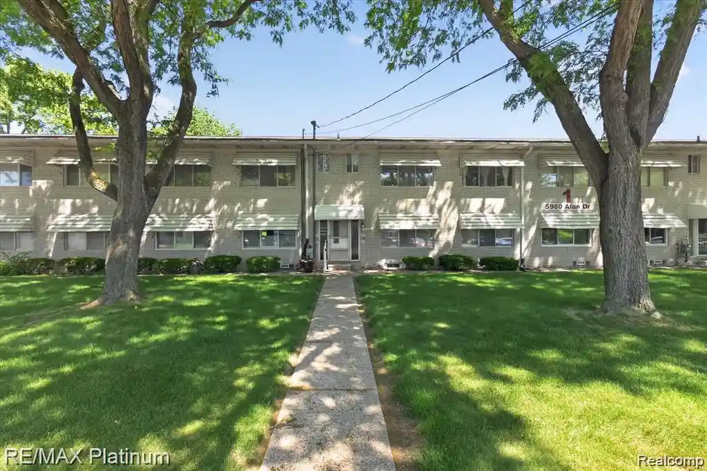 Listing Photo 1 - Condo for sale in 5980 Alan Dr located at 5980 Alan Dr, Brighton, MI 48116 - Unit 5980 Alan Dr