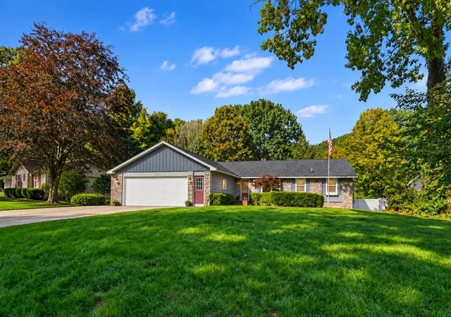 Photo 1 of Single family home for sale at 6879 Gettysburg Dr, Hudsonville, MI 49426 | MLS# 71026054053 | Listing updated on 2026-10-19