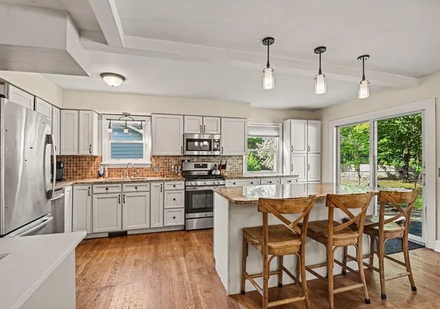 Photo 3 of Single family home for sale at 6879 Gettysburg Dr, Hudsonville, MI 49426 | MLS# 71026054053 | Listing updated on 2026-10-19
