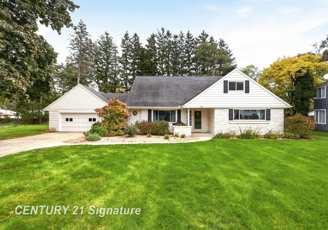 Photo 1 of Single family home for sale at 45 Benton Rd, Saginaw, MI 48602 | MLS# 61050224477 | Listing updated on 2026-10-28