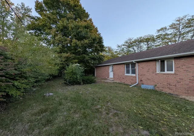 Photo 3 of Single family home for sale at 3670 Bernice Dr, Saginaw, MI 48601 | MLS# 20261082154 | Listing updated on 2026-10-13