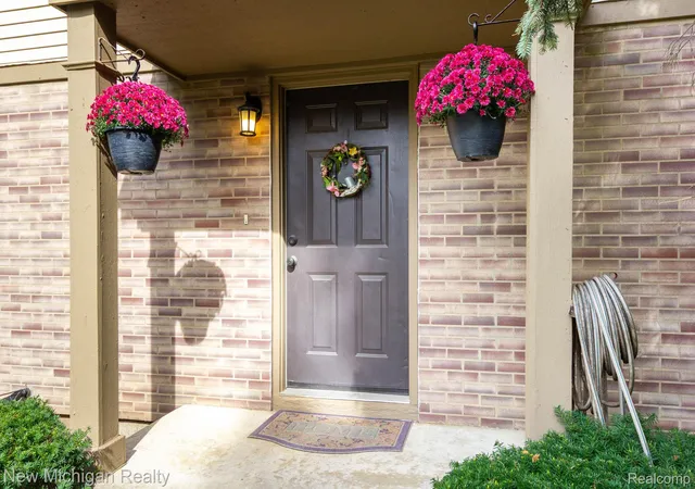 Photo 4 of Condo for sale at 3048 Forest Crk Ct #48, Ann Arbor, MI 48108 | MLS# 20261082155 | Listing updated on 2026-10-12