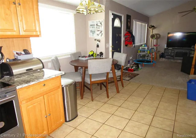 Photo 4 of Single family home for sale at 19823 Weyher St, Livonia, MI 48152 | MLS# 20261082156 | Listing updated on 2026-10-10