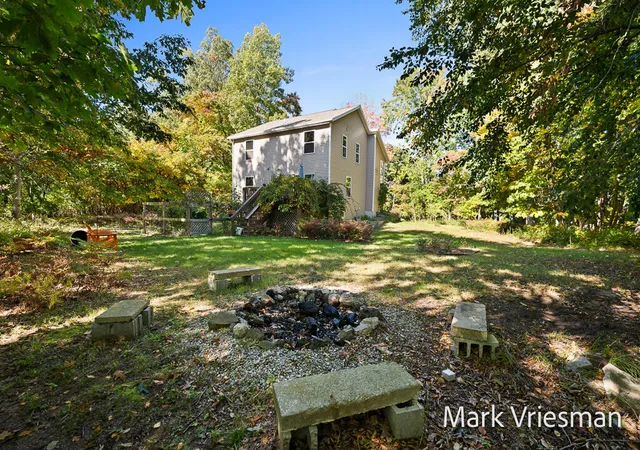 Photo 3 of Single family home for sale at 1032 W Barney Ave, Muskegon, MI 49441 | MLS# 71026054058 | Listing updated on 2026-10-10