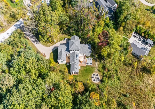Photo 3 of Single family home for sale at 5634 Hidden Pond Ln, Sawyer, MI 49125 | MLS# 69026054059 | Listing updated on 2026-10-21