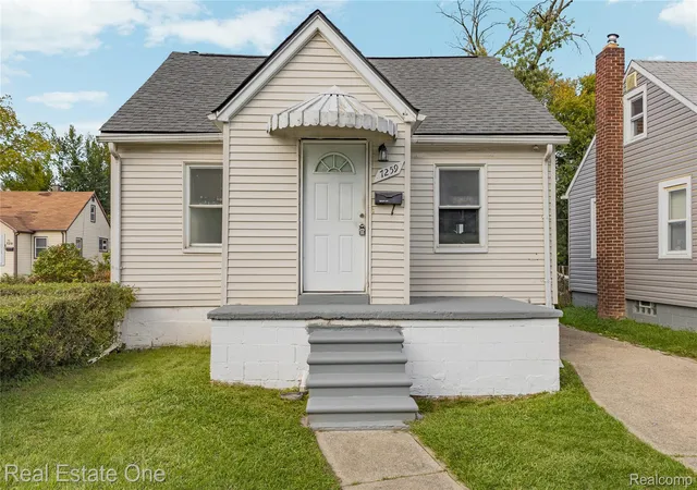 Photo 3 of Single family home for sale at 7259 Prospect Ave, Warren, MI 48091 | MLS# 20261082161 | Listing updated on 2026-10-10