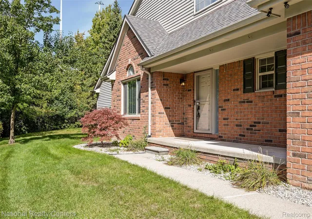 Photo 3 of Condo for sale at 3754 Knightbridge Cir, Sterling Heights, MI 48314 | MLS# 20261082162 | Listing updated on 2026-10-12