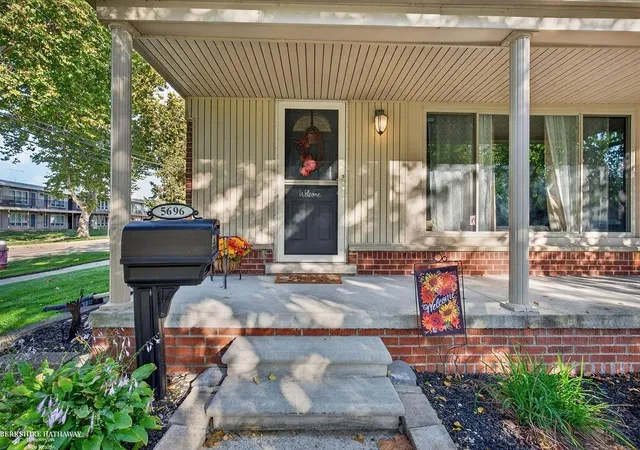 Photo 2 of Single family home for sale at 5696 Hartlein Dr, Warren, MI 48092 | MLS# 58050224486 | Listing updated on 2026-10-09