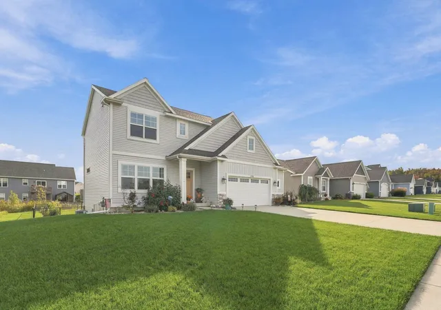 Photo 2 of Single family home for sale at 11738 64th Avenue, Allendale, MI 49401 | MLS# 65026054067 | Listing updated on 2026-10-19