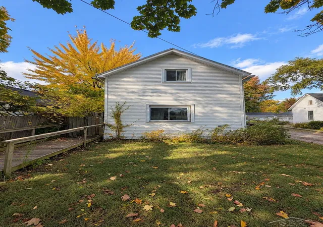 Photo 3 of Single family home for sale at 203 E Hart St, Bay City, MI 48706 | MLS# 61050224491 | Listing updated on 2026-10-09