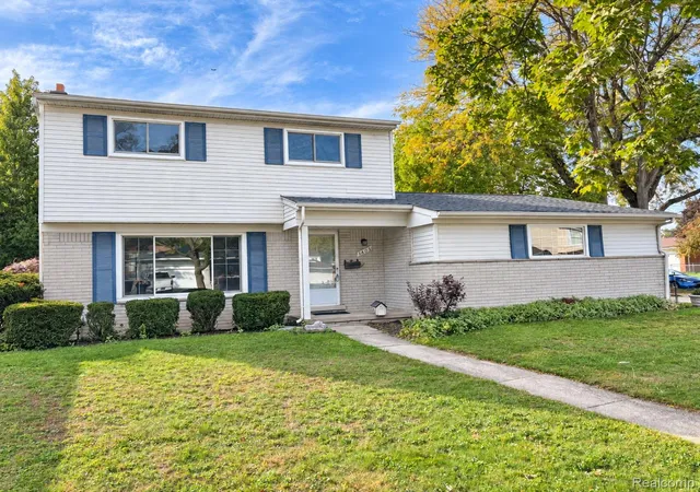 Photo 1 of Single family home for sale at 14193 Arden St, Livonia, MI 48154 | MLS# 20261082183 | Listing updated on 2026-10-13