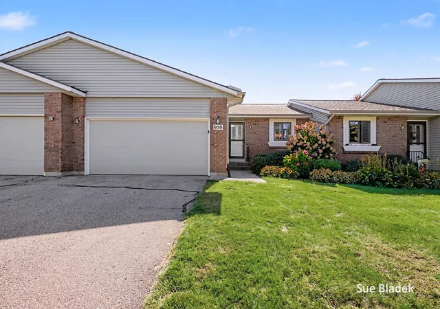 Photo 2 of Condo for sale at 950 Village Ct, Holland, MI 49423 | MLS# 71026054085 | Listing updated on 2026-10-19