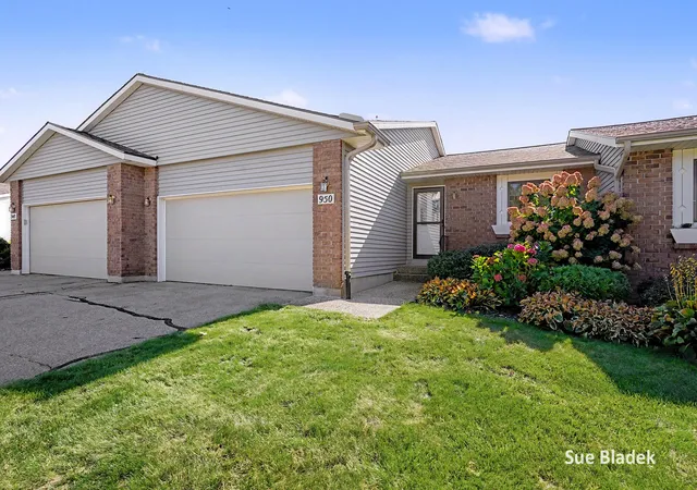 Condo for sale at 950 Village Ct, Holland, MI 49423 | MLS# 71026054085