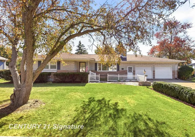 Single family home for sale at 969 W Hampton Rd, Essexville, MI 48732 | MLS# 61050224494