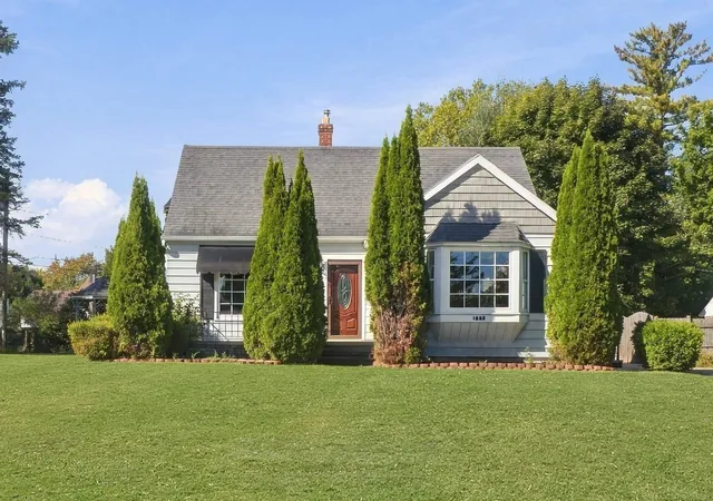 Photo 3 of Single family home for sale at 1208 Connecticut Ave, Marysville, MI 48040 | MLS# 58050224495 | Listing updated on 2026-10-28