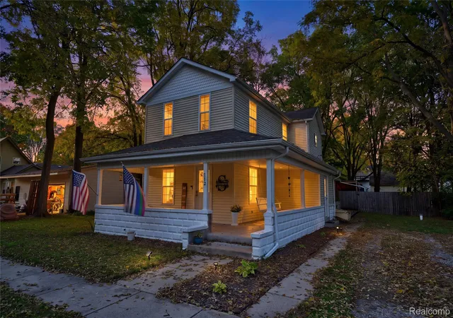Photo 2 of Single family home for sale at 112 W Elm St, Vernon, MI 48476 | MLS# 20261082192 | Listing updated on 2026-10-19