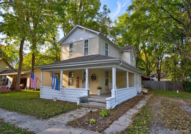 Photo 3 of Single family home for sale at 112 W Elm St, Vernon, MI 48476 | MLS# 20261082192 | Listing updated on 2026-10-19