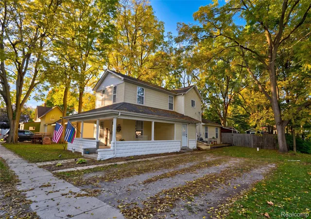 Photo 4 of Single family home for sale at 112 W Elm St, Vernon, MI 48476 | MLS# 20261082192 | Listing updated on 2026-10-19