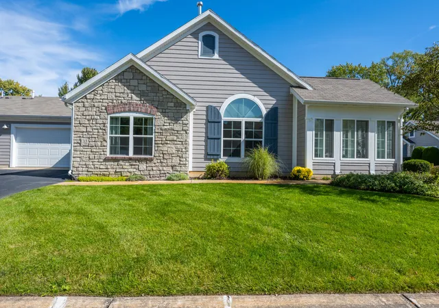 Listing Photo 2 - Condo for sale in building located at 2787 Villa Ln, Benton Harbor, MI 49022