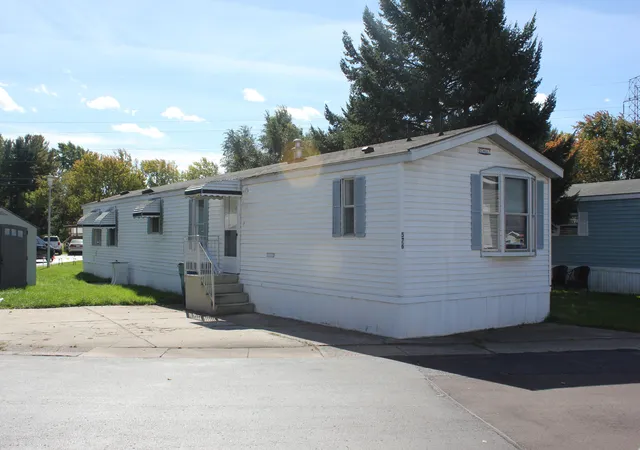 Single family home for sale at 576 SE Jessica St, Grand Rapids, MI 49548 | MLS# 65026054102