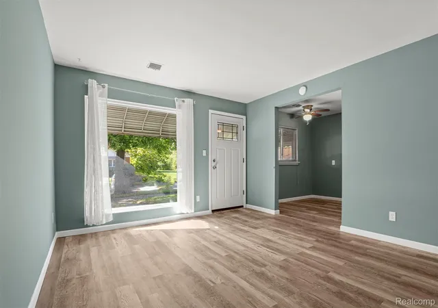 Photo 4 of Single family home for sale at 18102 Sunset St, Detroit, MI 48234 | MLS# 20261082198 | Listing updated on 2026-10-12