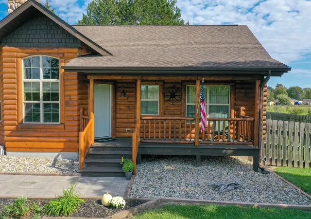 Photo 3 of Single family home for sale at 4300 Carrigan Rd, Fort Gratiot, MI 48059 | MLS# 58050224503 | Listing updated on 2026-10-18