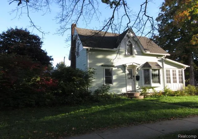 Photo 2 of Single family home for sale at 410 W 4th Street, Imlay City, MI 48444 | MLS# 20261082201 | Listing updated on 2026-10-12