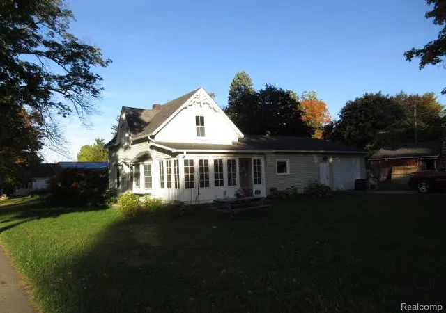 Photo 3 of Single family home for sale at 410 W 4th Street, Imlay City, MI 48444 | MLS# 20261082201 | Listing updated on 2026-10-12