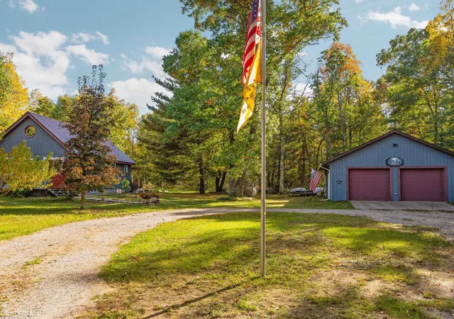 Photo 3 of Single family home for sale at 21453 Caberfae Hwy, Wellston, MI 49689 | MLS# 78080074420 | Listing updated on 2026-10-12