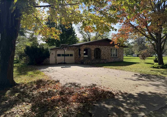 Photo 1 of Single family home for sale at 623 Mill St, Alma, MI 48801 | MLS# 79080074421 | Listing updated on 2026-10-16
