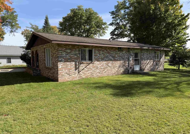 Photo 3 of Single family home for sale at 623 Mill St, Alma, MI 48801 | MLS# 79080074421 | Listing updated on 2026-10-16