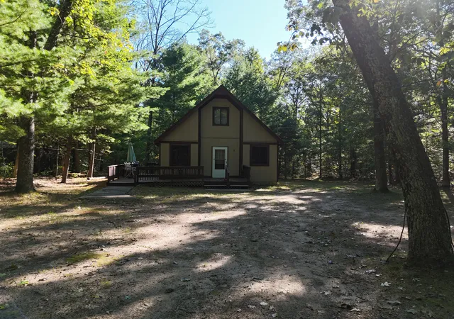 Photo 1 of Single family home for sale at 4401 Gregory Rd, Wellston, MI 49689 | MLS# 67026054112 | Listing updated on 2026-10-10