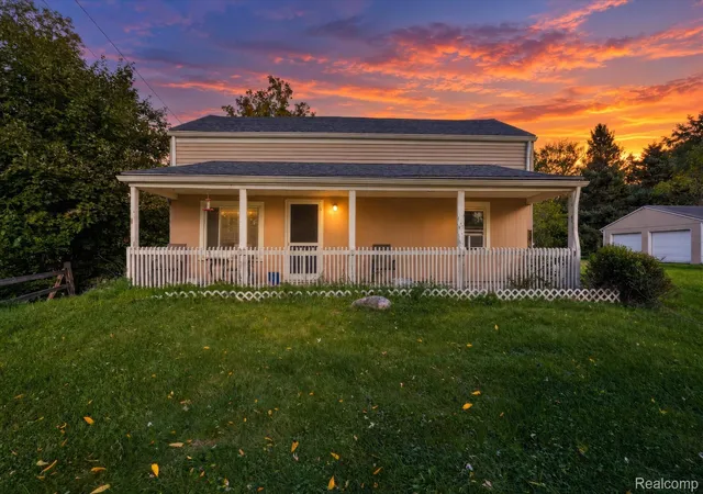Photo 1 of Single family home for sale at 9022 Parshallville Rd, Fenton, MI 48430 | MLS# 20261082233 | Listing updated on 2026-10-19