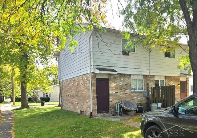 Photo 1 of Sale Pending at 1603/1605 Braley St, Saginaw, MI 48602 | MLS# 61050224512 | Listing updated on 2026-10-26