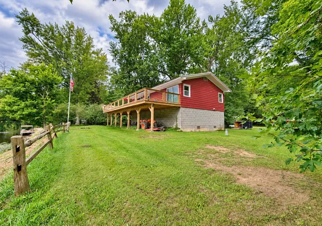 Photo 1 of Single family home for sale at 4136 W Sycamore Dr, Newaygo, MI 49337 | MLS# 66026054115 | Listing updated on 2026-10-20