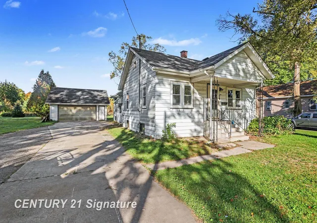 Single family home for sale at 630 S Frost Dr, Saginaw, MI 48638 | MLS# 61050224513