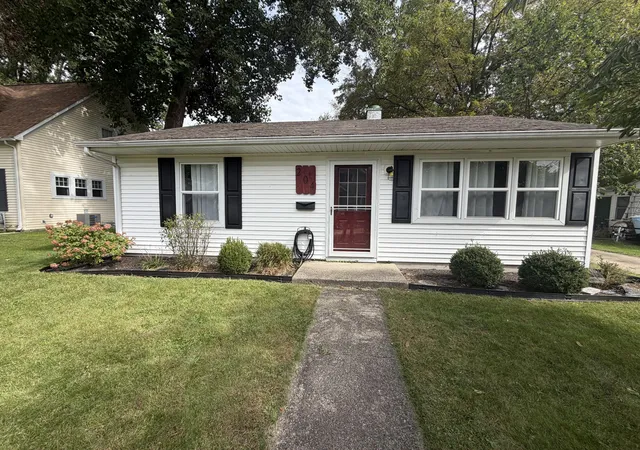 Photo 1 of Sale Pending at 204 E Electric Ct, Sturgis, MI 49091 | MLS# 66026054122 | Listing updated on 2026-10-22
