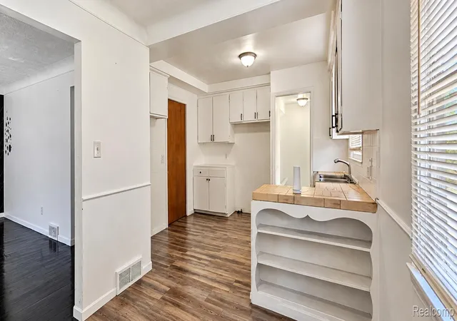 Photo 3 of Single family home for sale at 19325 Albany St, Detroit, MI 48234 | MLS# 20261082242 | Listing updated on 2026-10-12