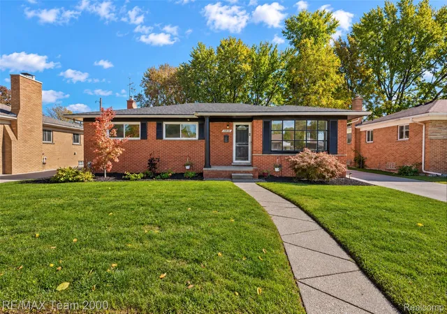 Photo 3 of Single family home for sale at 14370 Alexander St, Livonia, MI 48154 | MLS# 20261082250 | Listing updated on 2026-10-11