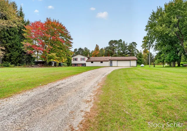 Photo 3 of Single family home for sale at 6248 S M66 Hwy, Nashville, MI 49073 | MLS# 65026054133 | Listing updated on 2026-10-13
