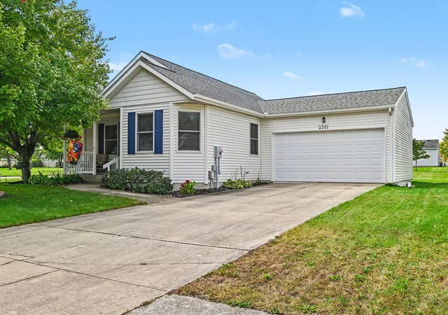 Photo 2 of Single family home for sale at 3301 Ridgemont Ct, Zeeland, MI 49464 | MLS# 65026054139 | Listing updated on 2026-10-19
