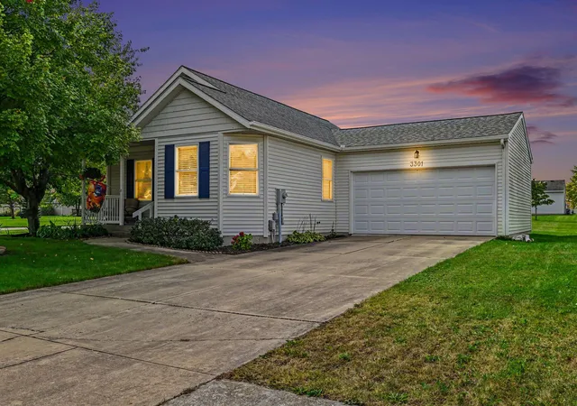 Photo 3 of Single family home for sale at 3301 Ridgemont Ct, Zeeland, MI 49464 | MLS# 65026054139 | Listing updated on 2026-10-19