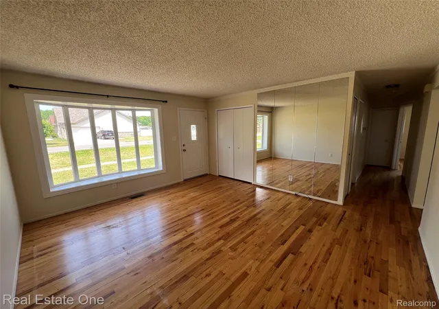 Photo 3 of Single family home for sale at 25563 Baker, Taylor, MI 48180 | MLS# 20261082257 | Listing updated on 2026-10-18
